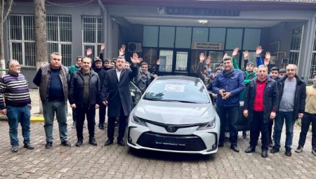 Toyota’dan afet bölgesindeki 20 okula ekipman desteği