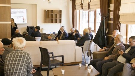 Vefa Konağı sakinlerine akılcı ilaç kullanımı anlatıldı