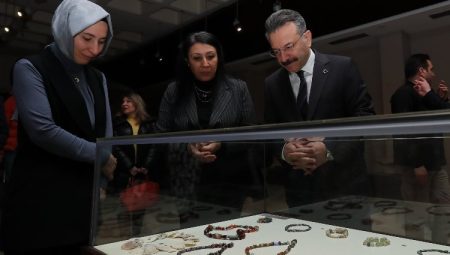 ‘Zamanın Tanığı Takılar’ Eskişehir’de görücüye çıktı