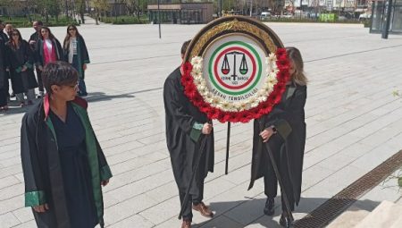 5 Nisan Avukatlar Günü kutlandı