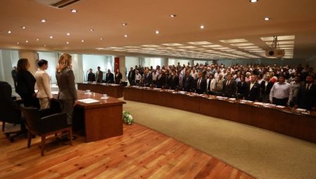 Efes Selçuk’ta yeni dönemin ilk meclis toplantısı 