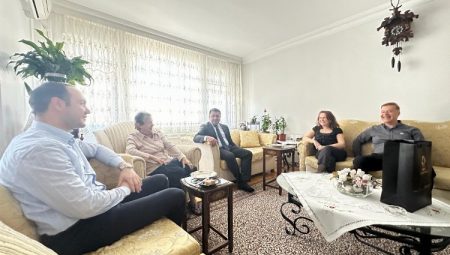 İzmit Belediyesi, şehit ailelerini bayramda da unutmadı