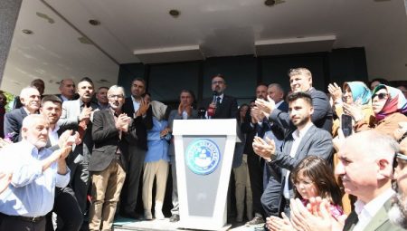Kestel Belediye Başkanı Ferhat Erol, görevini devraldı