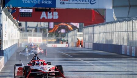 Nissan Formula E Takımı Pole Pozisyonu ve podyum derecesi elde etti