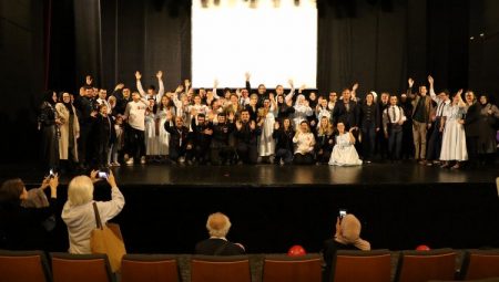 Cemil Meriç öğrencilerinden muhteşem performans