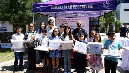 İzmir Karabağlar’da Başkan Kınay çocuklardan söz aldı