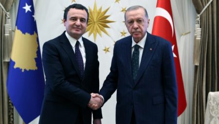 Kosova Başbakanı Külliye’de