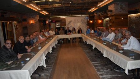 Manisa Dostlar Meclisi’nin konuğu Yunusemre Muhtarlar Derneği Başkanı Bedriye Pehlivan 