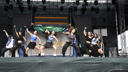 Mersin’de gençler doya doya bayram yaşıyor