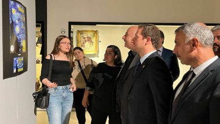 Öğrenciler, yıl sonu sergilerini müzede açtı