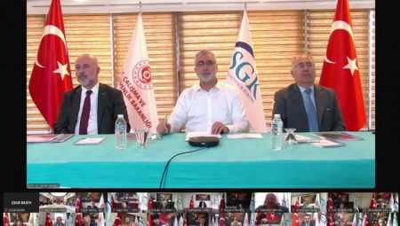 Bakan Işıkhan SGK İl müdürleri ile çevrim içi buluştu