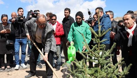 Bakan Özhaseki’den Çölleşme ve Kuraklıkla Mücadele Günü mesajı
