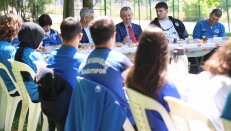 Başkan Büyükakın; Kocaeli’nin gururu Kağıtspor