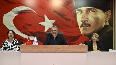 Başkan Uysal: ‘Dünya standartlarında hizmet binası kazandıracağız’