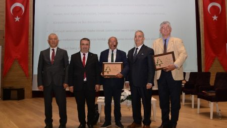 İzmir’de ekonomi konuşuldu