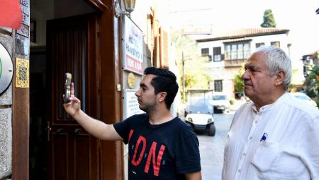 Kaleiçi'ne karekodla yolculuk