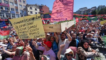 Rize’den ‘Özel’ seslendi! Çay kanunu mutlaka çıkarılmalı!