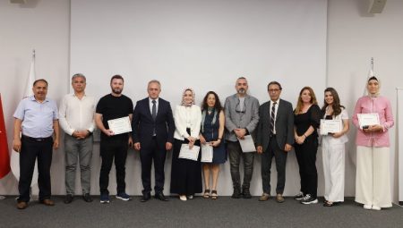 TÜBİTAK projelerinde Bursa’dan Türkiye derecesi elde edenlere teşekkür
