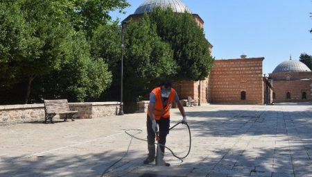 Yıldırım’da ilaçlama çalışmaları sürüyor