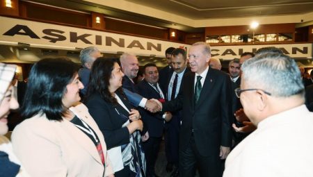 Erdoğan: Her bir kuruşu harcarken milletin parası olduğunu hatırlayın