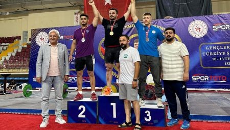 Nevşehirli halterci Serdar Benli Türkiye üçüncüsü