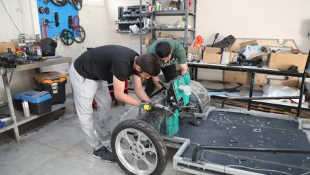 BTÜ’lüler ‘Elektrikli Araç Yarışları’na hazırlanıyor