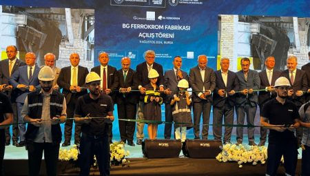 Bakan Kacır Bursa’da fabrika açılışına katıldı