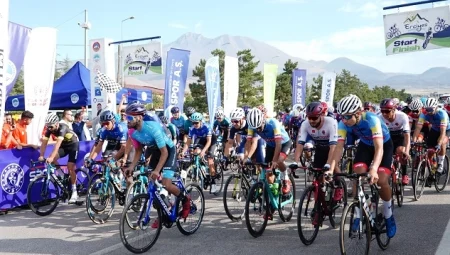 Erciyes Uluslararası Yol Biskleti yarışları başladı