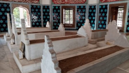 II. Murat Külliyesi’ne ziyaretçi akını