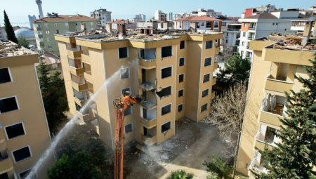 İmamoğlu: Yüzü varsa aynaya bile bakamaz!