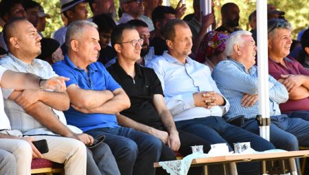 İznik Alıç Yaylası’nda kıran kırana güreş