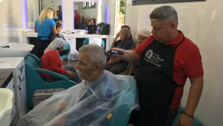 Mobil kuaför tırı her yerde