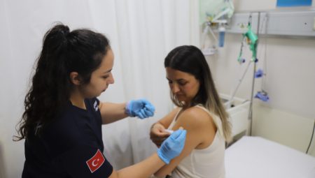 Muğla Büyükşehir’in ücretsiz HPV aşı uygulaması sürüyor