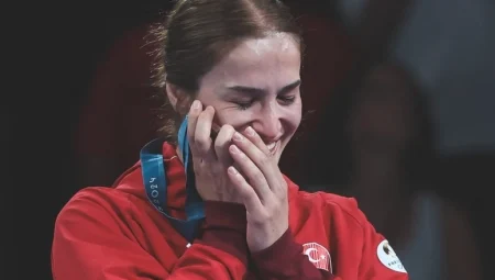 Paris 2024’teki ilk güreş madalyamızı Buse Tosun Çavuşoğlu kazandı