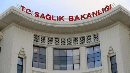 Sağlık Bakanlığı: Kadınların doğum şekline yönelik dayatma yapmıyoruz
