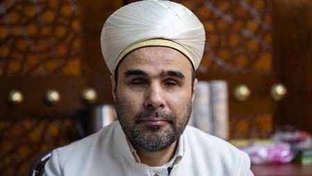 Sultanahmet Mescidi’nin gönül gözüyle gören müezzini engellilere ilham oluyor