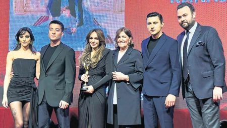 ‘Uzak Şehir’e ödül yağmuru