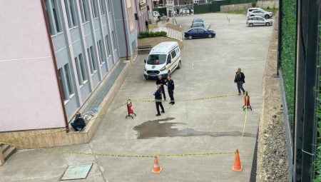 Yer: Kocaeli! Okulun 4’üncü katından düşen liseli genç kız ağır yaralandı