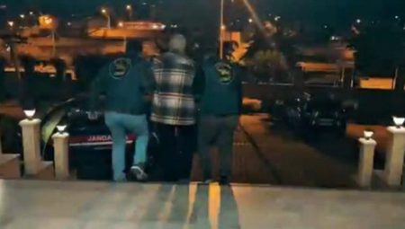 Bakan Yerlikaya: Interpol kırmızı ve yeşil bültenle aranan 2 şahıs yakalandı