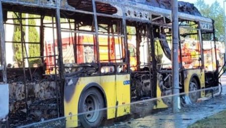 Başakşehir’de İETT otobüsü alev alev yandı