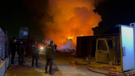 Bursa’da palet fabrikasında korkutan yangın