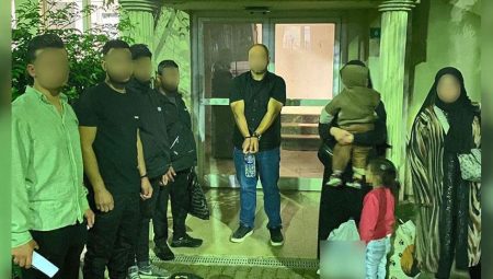 Durdurulan araçtan 9 kaçak göçmen çıktı