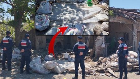 Eski meskenin bahçesini kazınca ortaya çıktı! Jandarma başında nöbette