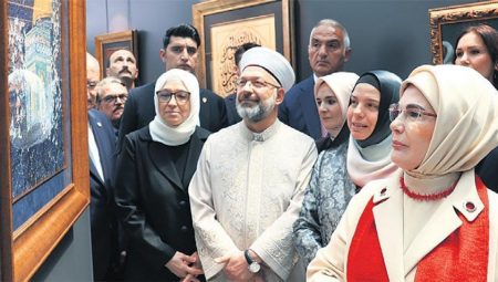 İslam Sanatları Fuarı’na davet etti