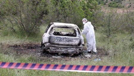 Konut ve araba yandı! İki ceset yan yana bulundu