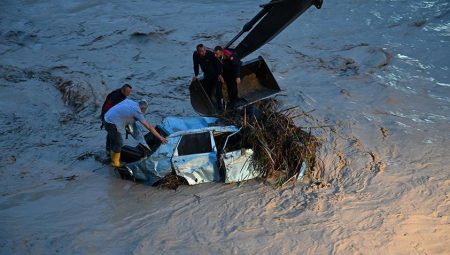 Osmaniye’yi sağanak vurdu! Bülbül deresi taştı