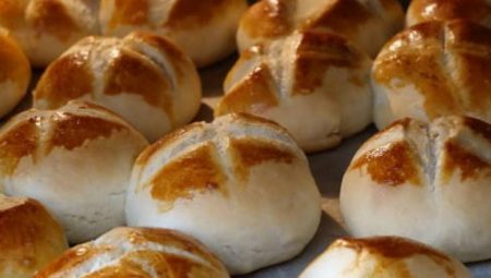 Poğaçayı altın üzere parlatıyor! Yumurta istemeyen suya karıştırıp sürsün, 1 kaşık kâfi