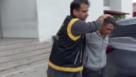 Adana’da enteresan olay! Arkadaşları meskene bırakmayınca araba çaldı