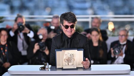 Altın Palmiye Mükafatını kazanan İranlı direktör Jafar Panahi oldu