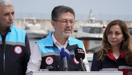 Bakan Yumaklı: Küçük ölçekli balıkçı gemilerine son 7 yıldır takviye veriyoruz